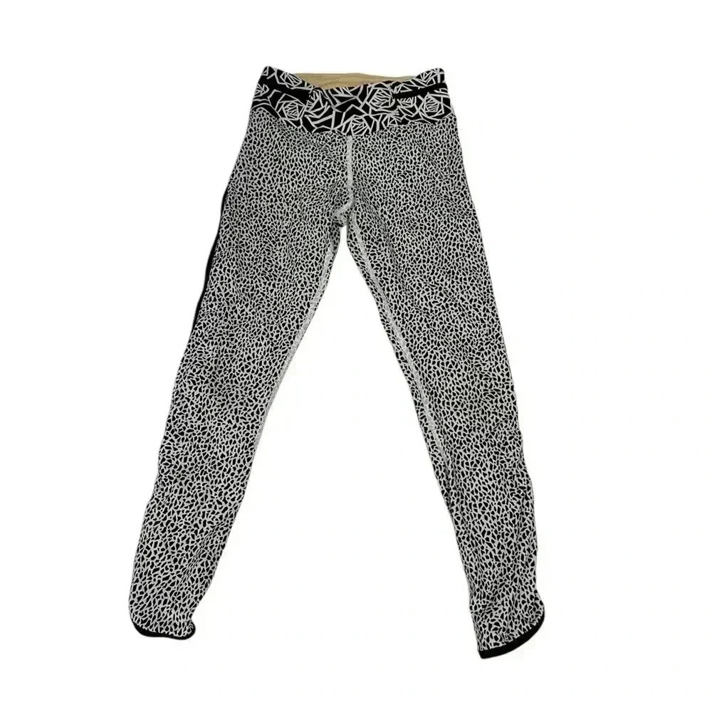 Lululemon Real Quick Tight Miss Mosaic White / Posey Black White, Luxtreme® 2